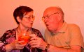 25 Zuerst sahen sie so verliebt aus und jetzt... PROST